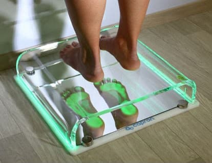 Empreinte plantaire en charge révélée par le miroir lumineux du podoscope